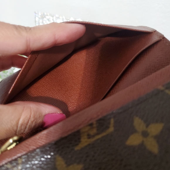 LOUIS VUITTON MONOGRAM WALLET - Picture 10 of 16